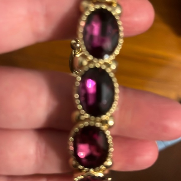Amethyst and gold stretch bracelet.  Gorgeous piece NWOT - Picture 1 of 4